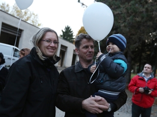 Ünnepi megemlékezés a temetőben - fotó: Sándor Judit