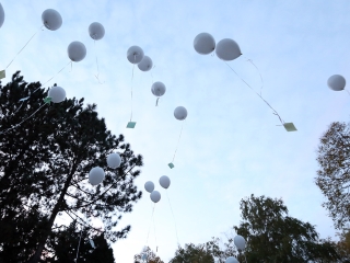 Ünnepi megemlékezés a temetőben - fotó: Sándor Judit