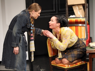 Kulcskeresők - fotó: Sándor Judit