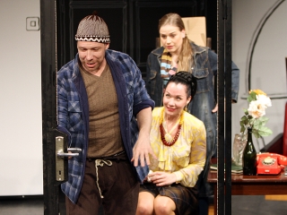 Kulcskeresők - fotó: Sándor Judit