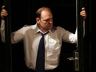 Kulcskeresők - fotó: Sándor Judit