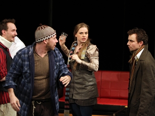 Kulcskeresők - fotó: Sándor Judit