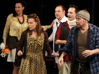 Kulcskeresők - fotó: Sándor Judit