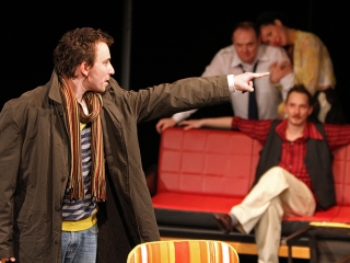 Kulcskeresők - fotó: Sándor Judit