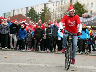 Adventi jótékonysági futás 2017 - fotó: Sándor Judit