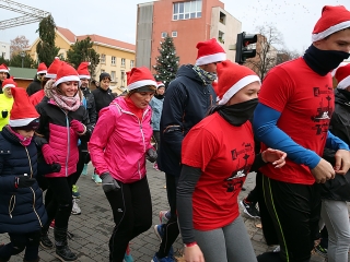 Adventi jótékonysági futás 2017 - fotó: Sándor Judit