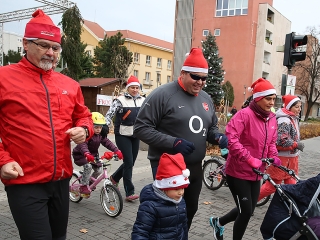Adventi jótékonysági futás 2017 - fotó: Sándor Judit