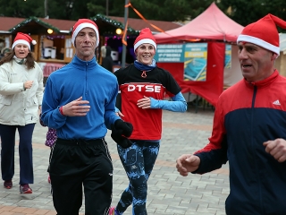 Adventi jótékonysági futás 2017 - fotó: Sándor Judit