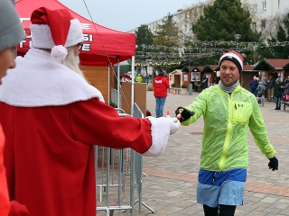 Adventi jótékonysági futás 2017 - fotó: Sándor Judit
