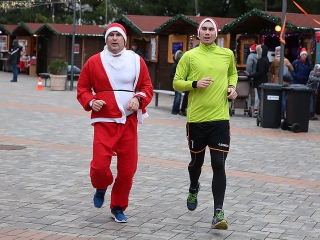 Adventi jótékonysági futás 2017 - fotó: Sándor Judit