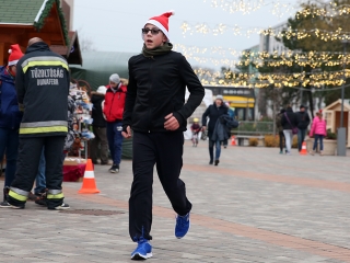 Adventi jótékonysági futás 2017 - fotó: Sándor Judit