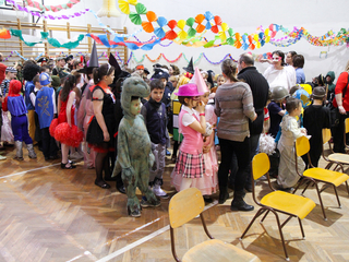 Farsangoztak a Petőfisek - fotó: Ónodi Zoltán