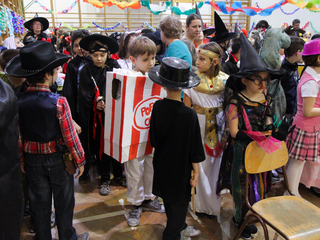 Farsangoztak a Petőfisek - fotó: Ónodi Zoltán