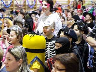 Farsangoztak a Petőfisek - fotó: Ónodi Zoltán