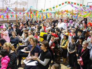 Farsangoztak a Petőfisek - fotó: Ónodi Zoltán