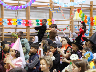 Farsangoztak a Petőfisek - fotó: Ónodi Zoltán