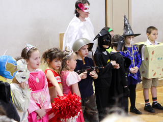 Farsangoztak a Petőfisek - fotó: Ónodi Zoltán