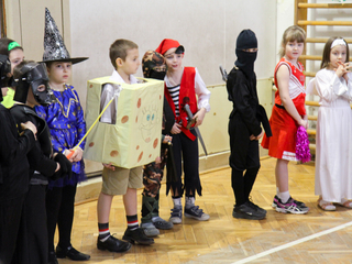 Farsangoztak a Petőfisek - fotó: Ónodi Zoltán