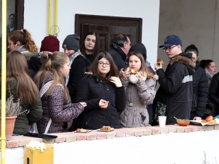 Disznótor a drogambulancián - fotó: Sándor Judit