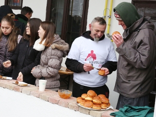 Disznótor a drogambulancián - fotó: Sándor Judit