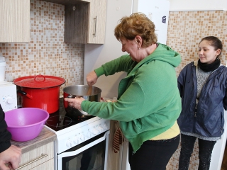 Disznótor a drogambulancián - fotó: Sándor Judit