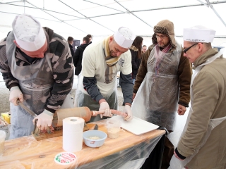 Disznótor a drogambulancián - fotó: Sándor Judit