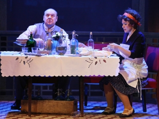 Az üvegcipő - Premier a Bartókban - fotó: Sándor Judit