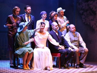 Az üvegcipő - Premier a Bartókban - fotó: Sándor Judit