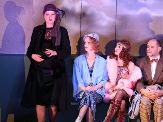 Az üvegcipő - Premier a Bartókban - fotó: Sándor Judit