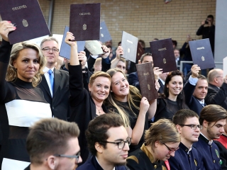 Diplomaátadó az egyetemen (2018) - fotó: Sándor Judit