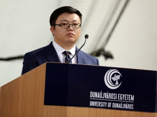 Diplomaátadó az egyetemen (2018) - fotó: Sándor Judit