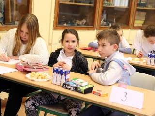 Anyanyelvi vetélkedő a Petőfiben - fotó: Sándor Judit