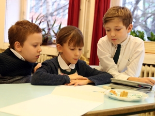 Anyanyelvi vetélkedő a Petőfiben - fotó: Sándor Judit