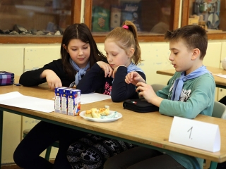 Anyanyelvi vetélkedő a Petőfiben - fotó: Sándor Judit