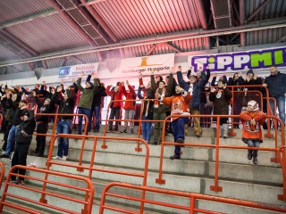 Szurkolói flashmob a DAB edzésén - fotó: Ónodi Zoltán