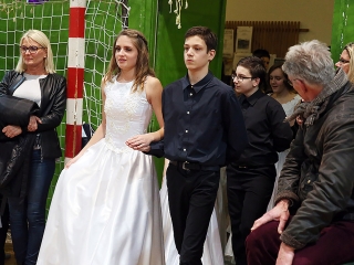 Felsősök farsangja a Móricz iskolában - fotó: Sándor Judit