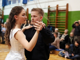 Felsősök farsangja a Móricz iskolában - fotó: Sándor Judit