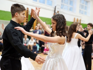 Felsősök farsangja a Móricz iskolában - fotó: Sándor Judit