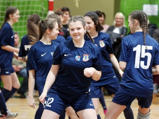 Felsősök farsangja a Móricz iskolában - fotó: Sándor Judit