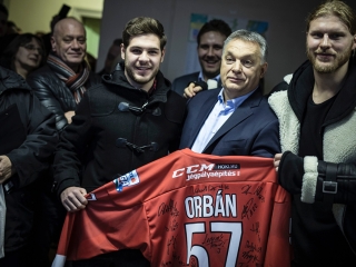 Orbán Viktor Dunaújvárosban - fotó: Sándor Judit