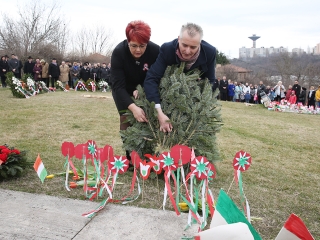 Március 15. - Ünnepség a '48-as emlékműnél - fotó: Sándor Judit