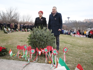 Március 15. - Ünnepség a '48-as emlékműnél - fotó: Sándor Judit