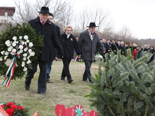 Március 15. - Ünnepség a '48-as emlékműnél - fotó: Sándor Judit