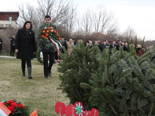 Március 15. - Ünnepség a '48-as emlékműnél - fotó: Sándor Judit
