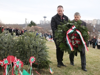 Március 15. - Ünnepség a '48-as emlékműnél - fotó: Sándor Judit