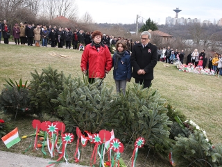 Március 15. - Ünnepség a '48-as emlékműnél - fotó: Sándor Judit