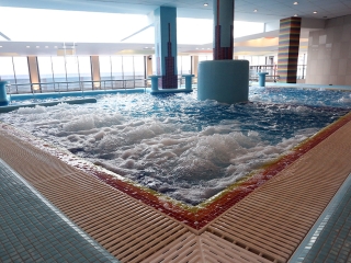 Helyzetjelentés az élményfördőből - fotó: Sándor Judit