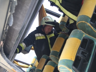 Buszbaleset Börgöndpusztánál - fotó: 