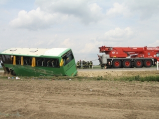 Buszbaleset Börgöndpusztánál - fotó: 