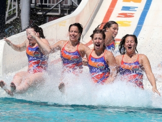 Birtokba vették a városlakók az élményfürdőt - fotó: Sándor Judit